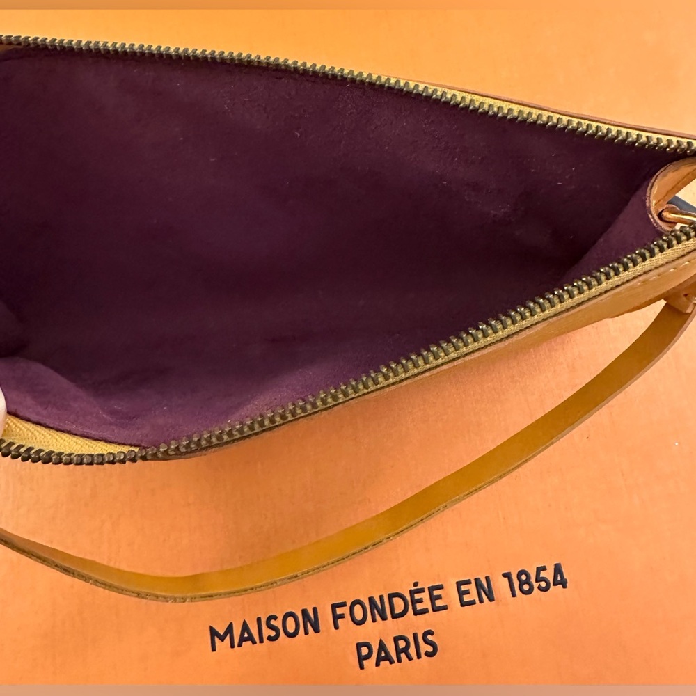 Louis Vuitton Pochette Yellow Epi Leather - Picture 10 of 11